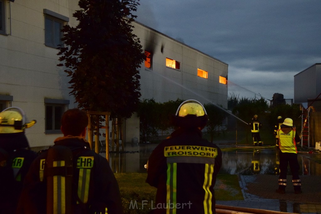 Grossbrand Halle Troisdorf Kriegsdorf Junkersring P408.JPG - Miklos Laubert